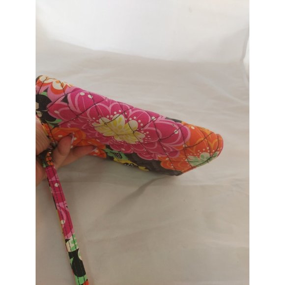 VERA BRADLEY Ziggy Zinnia Retired Your Turn Smartphone Wristlet w/Turn Lock - Picture 7 of 8